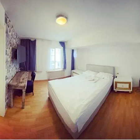 Kränzlin Hotel *